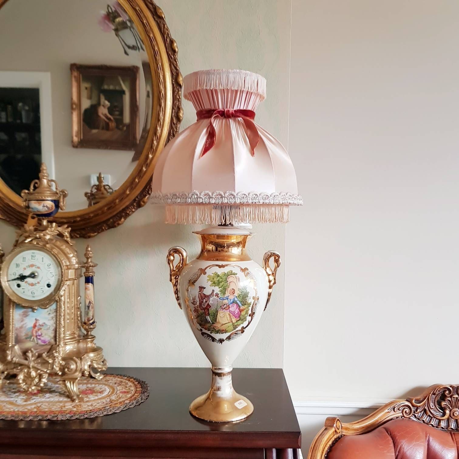 Vintage Tafellamp Met Fragonard Scène, Gemaakt In Italië photo furniture