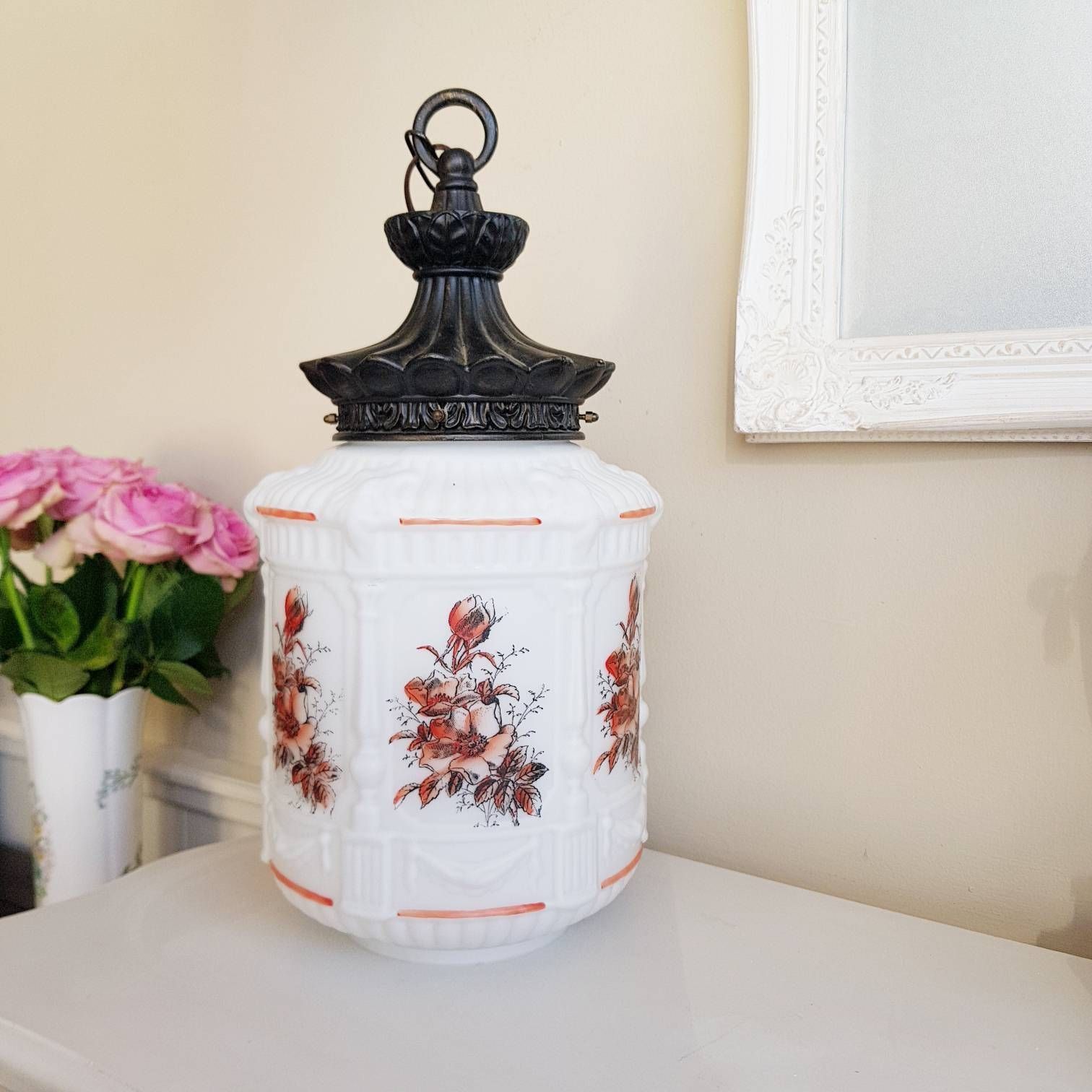 Vintage Paar Hanglampenkappen – Opaline Wit Glas, Art Deco photo Verlichting
