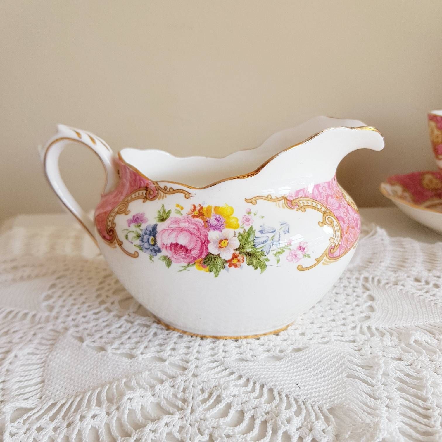 Rare!!! Royal Albert Bone China, Reg No 855022, Pink Floral Sprays, Gravy Boat, Jug, Sauce Dish, Made In England photo furniture