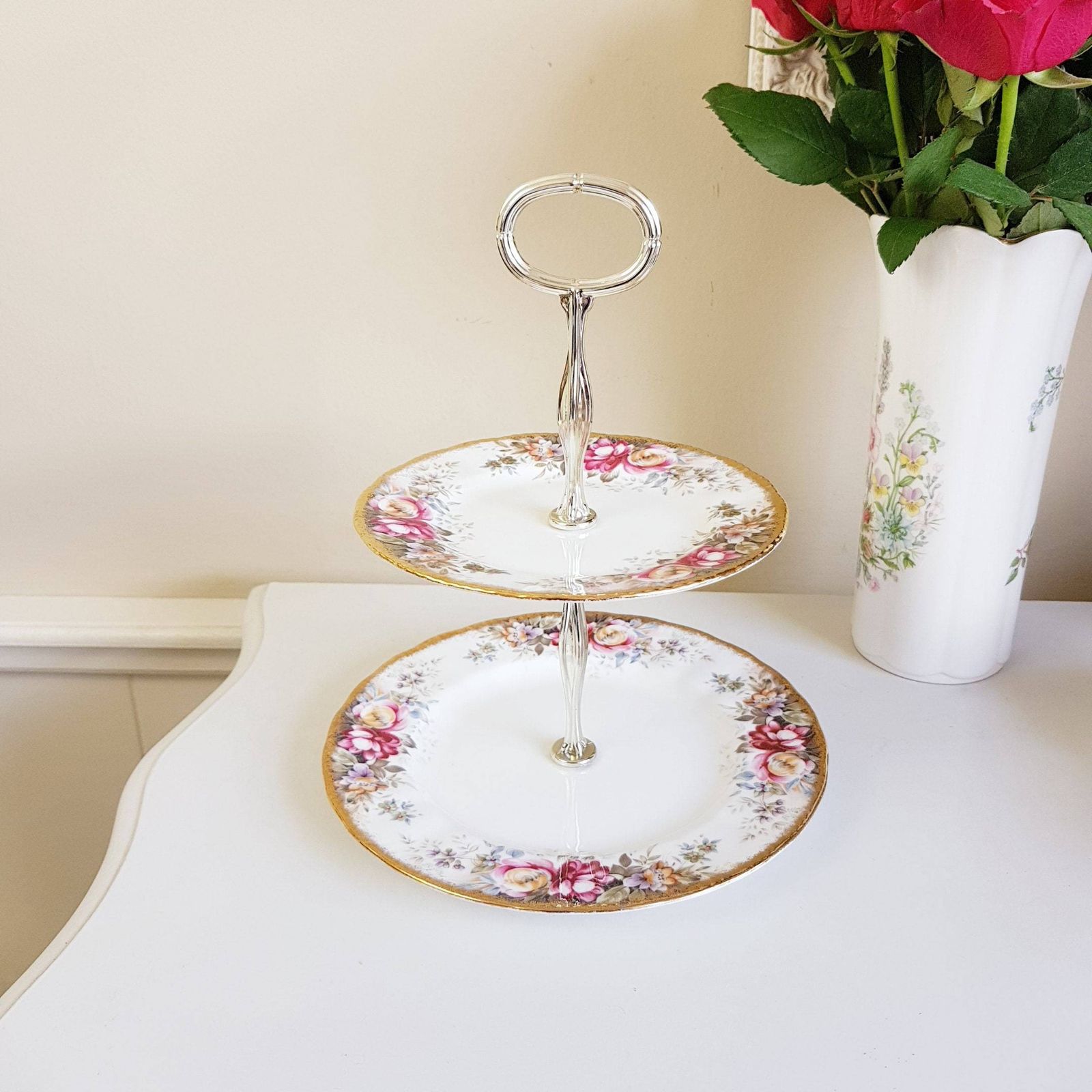 Vintage Queen Anne, Summer Rose Pattern, Fine Bone China, Dubbele Etage, Made In England