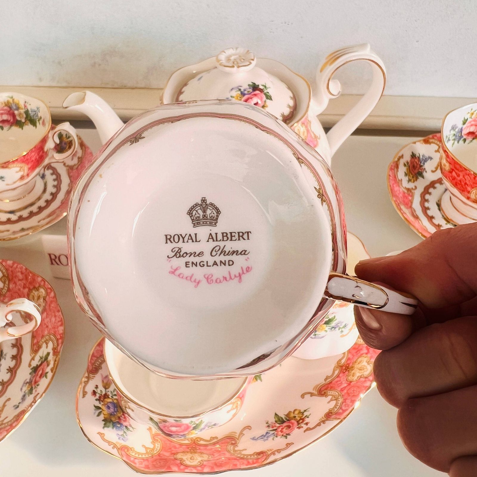 photo furniture Royal Albert Lady Carlyle Theeset – 1e Kwaliteit