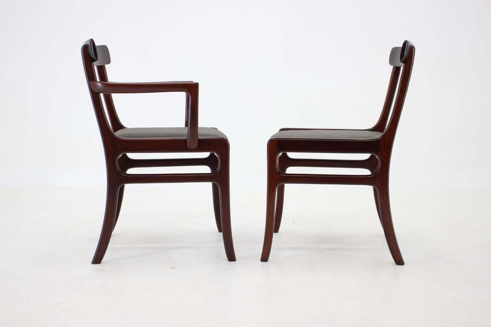 photo furniture 1950s Ole Wanscher Rungstedlund Chairs In Mahogany Denmark, Set Of 5