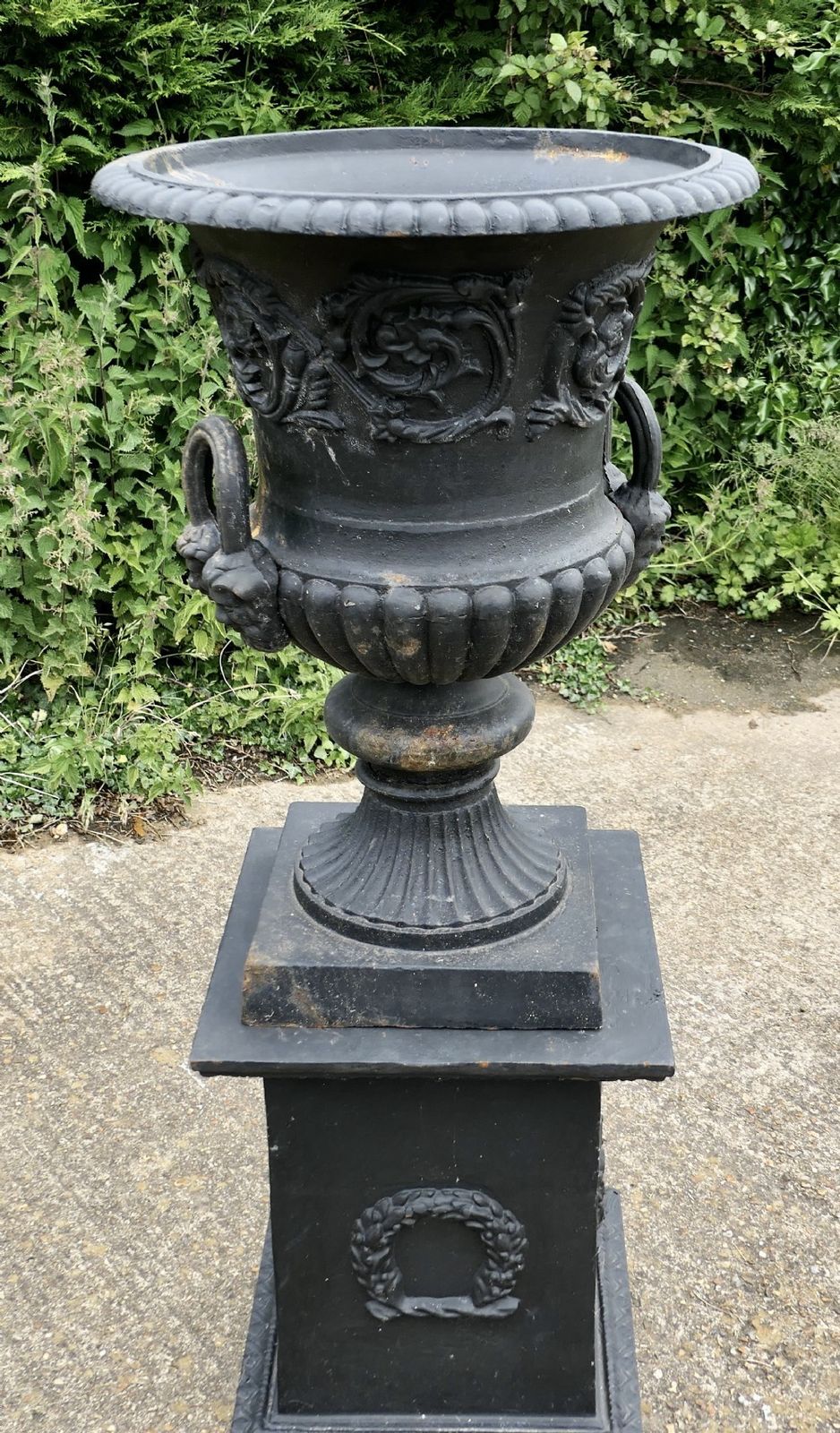 Large Cast Iron Urn, Garden Planter photo vinterior