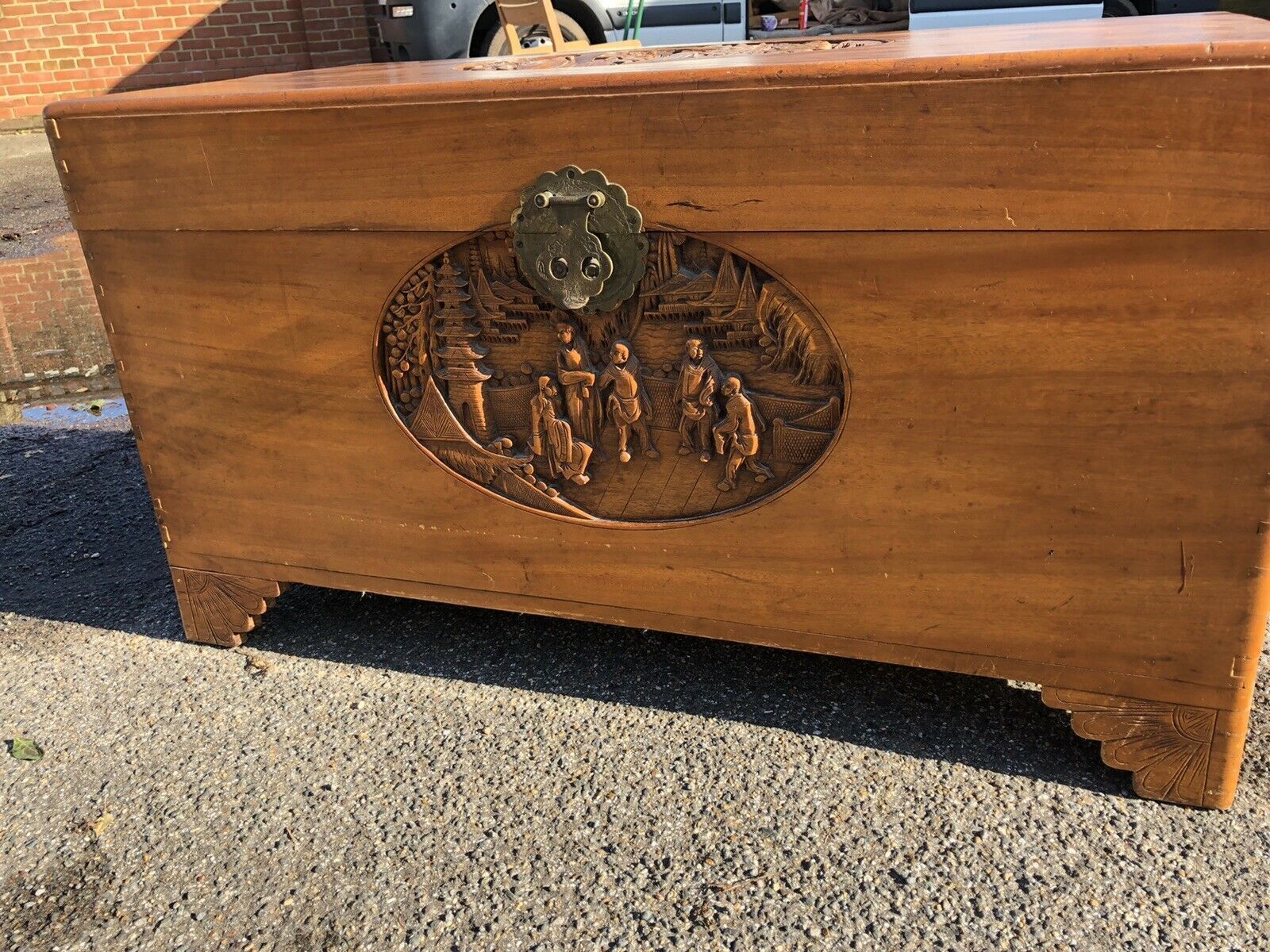 Edwardian Chest With Carved Decoration And Acanthus Wood Interior photo vinterior