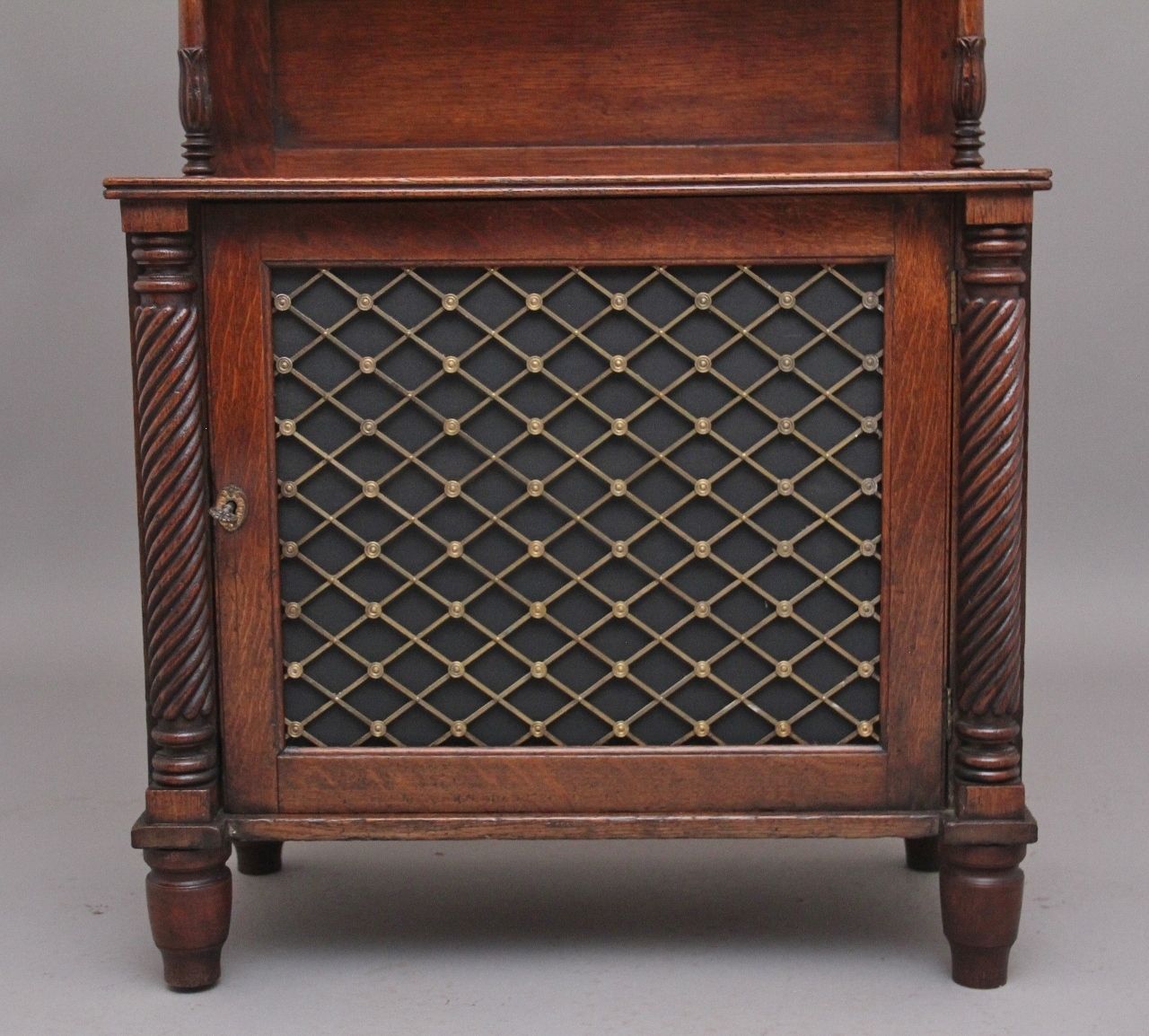 Early 19th Century Oak Bookcase Cabinet photo vinterior