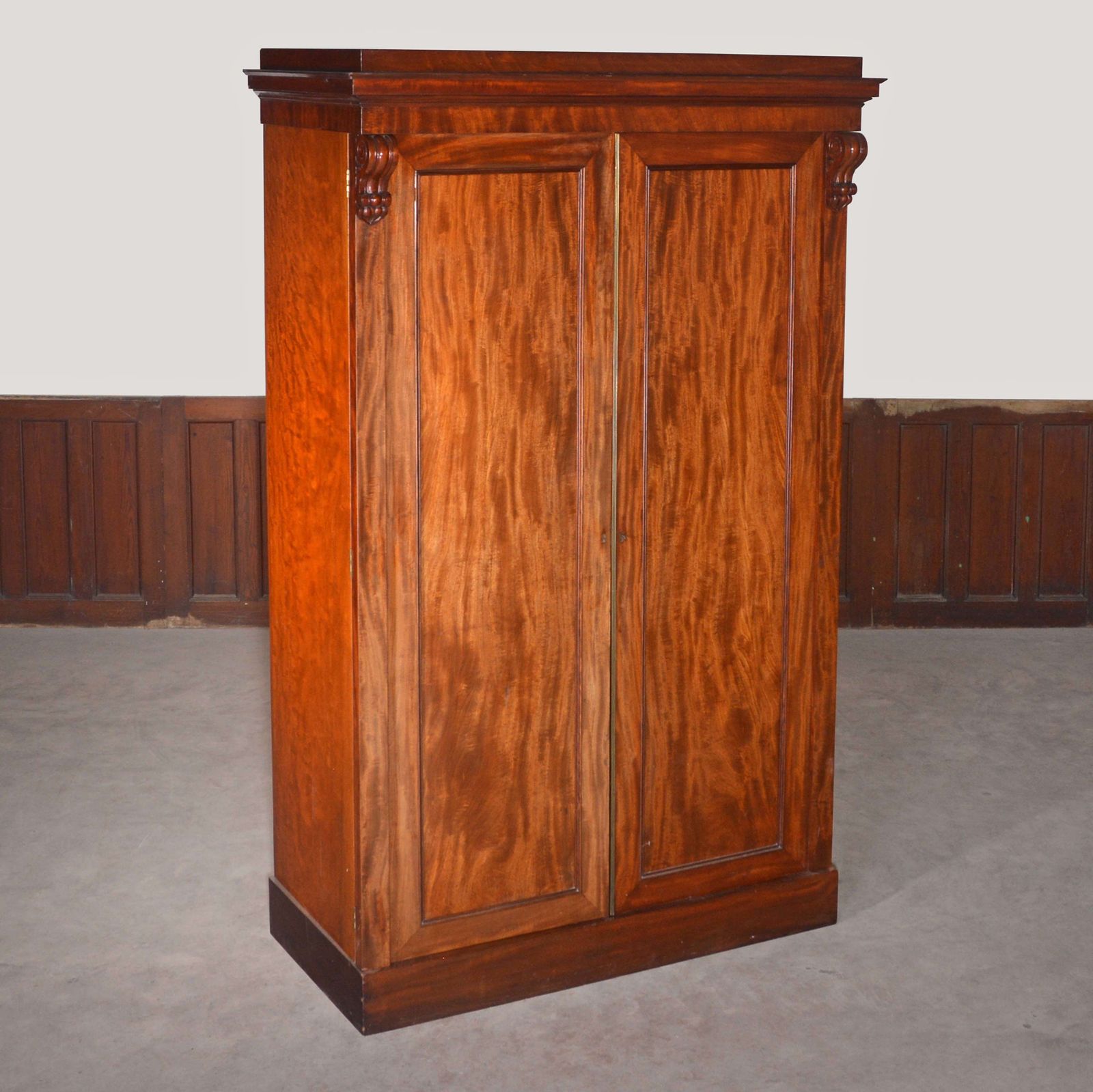 Scottish Mahogany Linen Press, 1800s