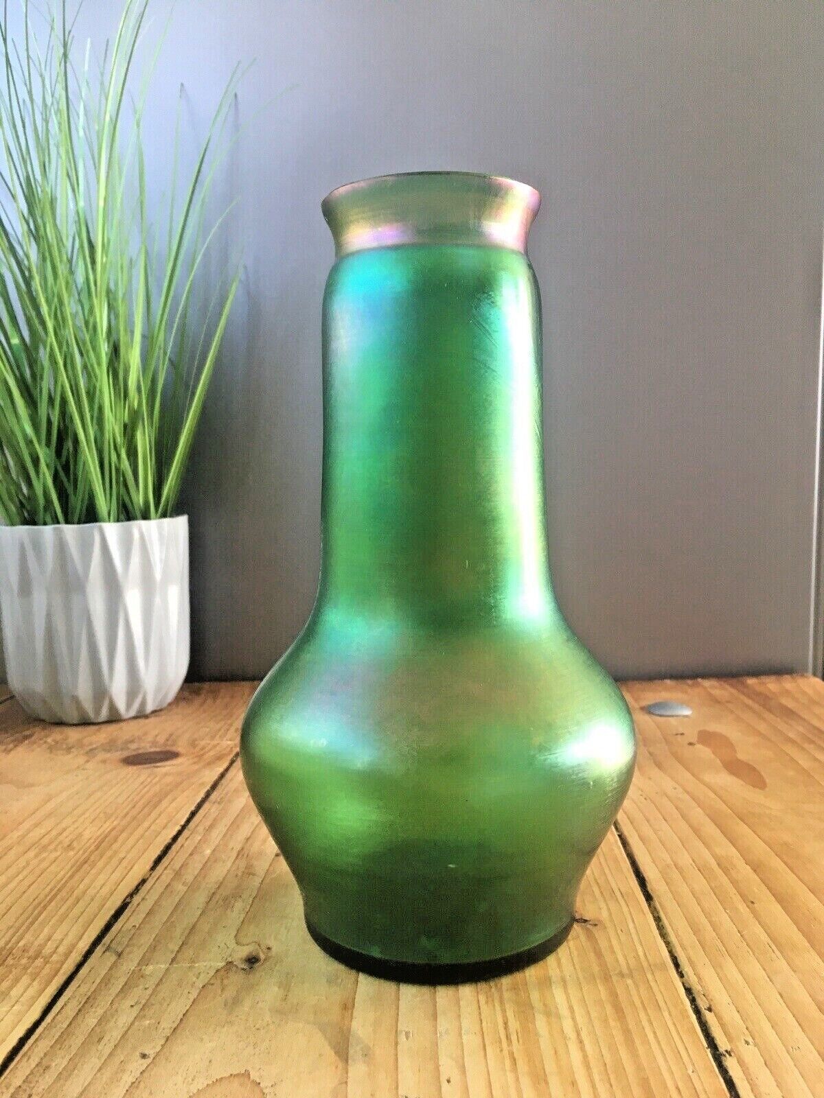 Aesthetic Movement Bohemian Czech Green Iridescent Vase Loetz Kralik Harrach photo vinterior