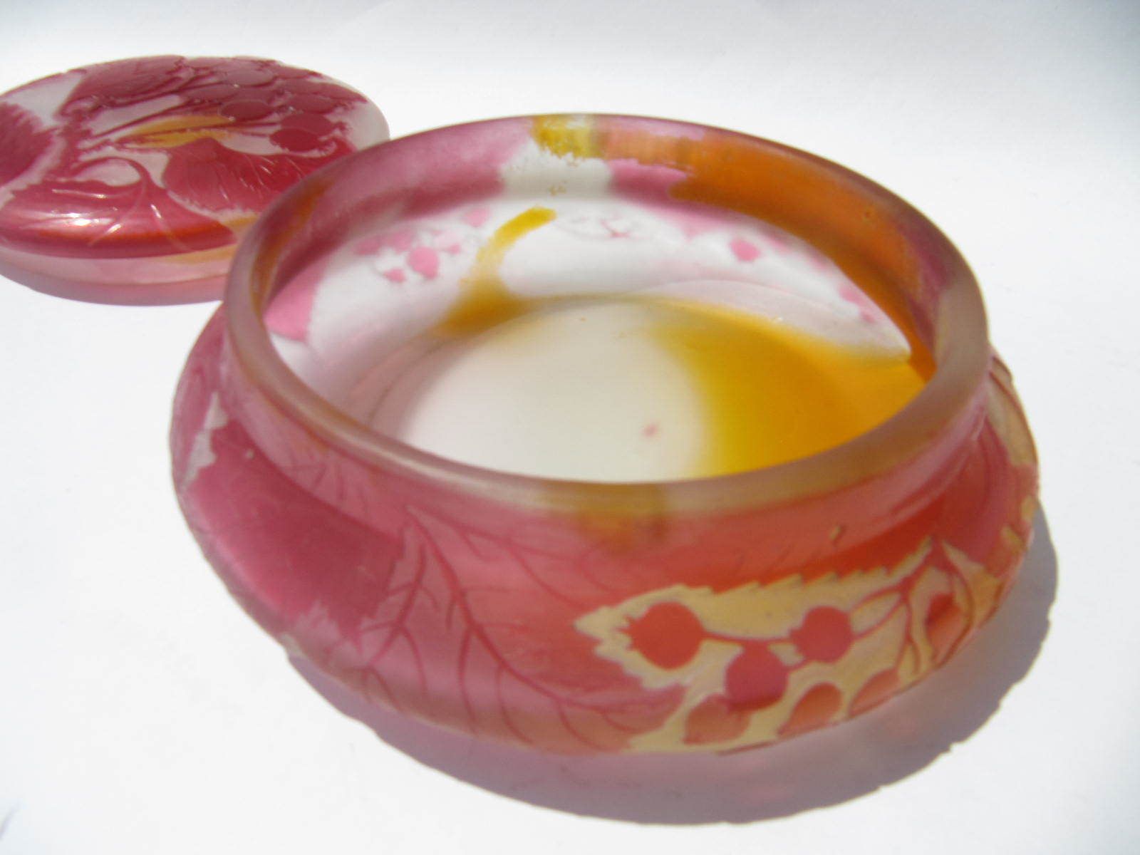 Emile Gallé Art Nouveau Art Glass Bowl And Cover Decorated With Berries And Leaves photo vinterior