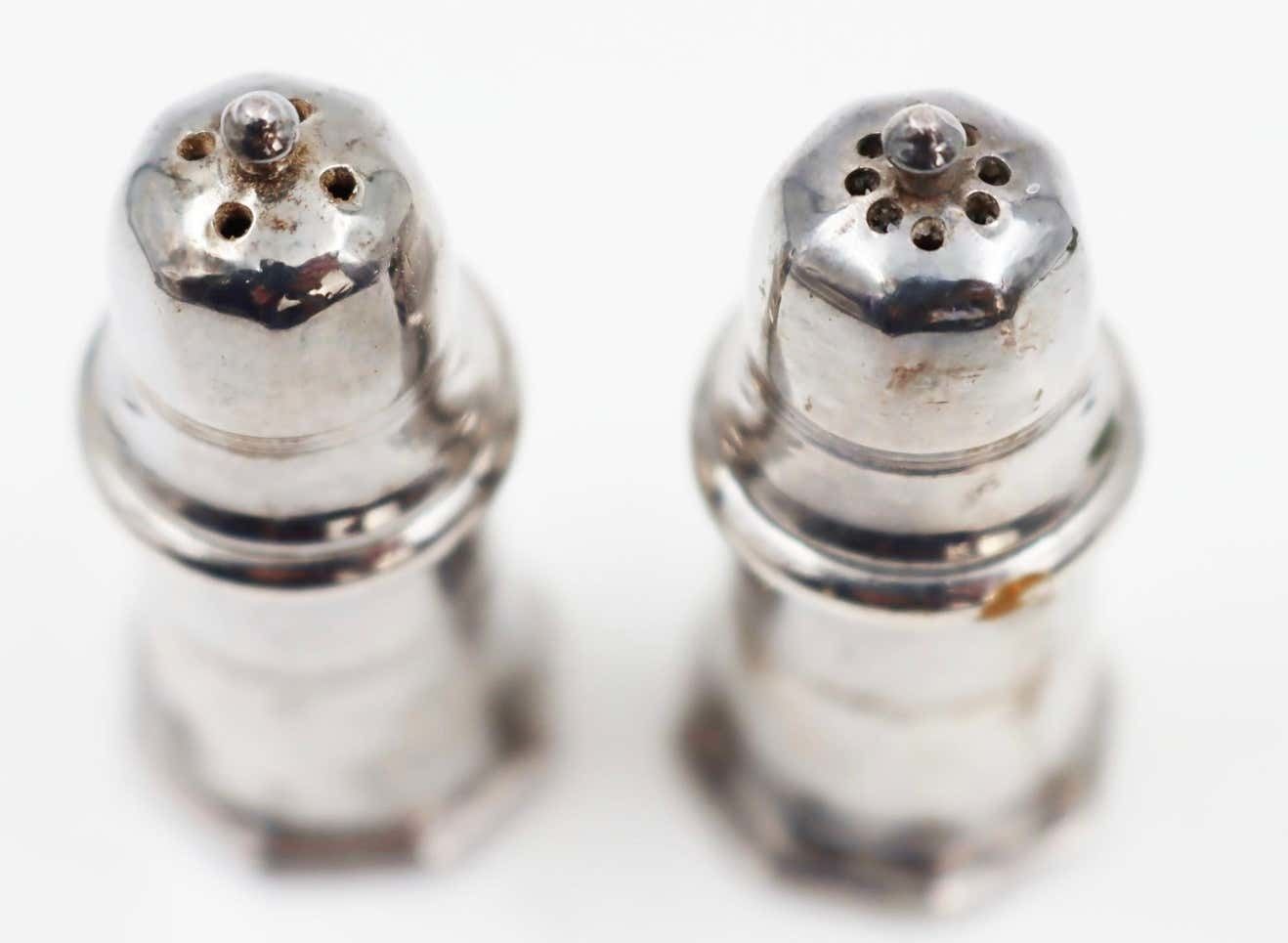 Pair Of Saltcellar And Pepperpot, Christofle House, 20th Century photo Home Decor