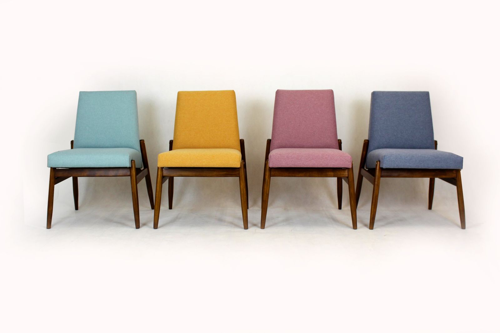 2200.0 Restored Beech Chairs From Zamojskie Fabryki Mebli, 1960s, Set Of 4 photo