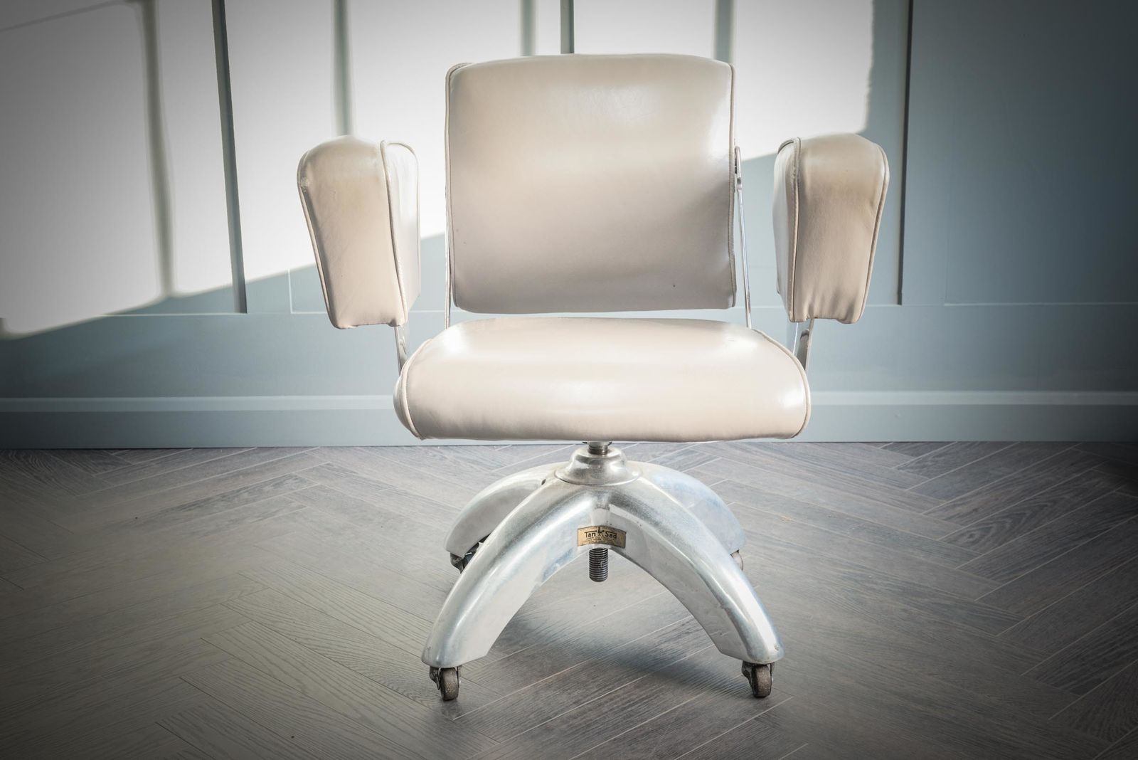 Tansad De Luxe V.26 Grey Leather Office Chair photo buy