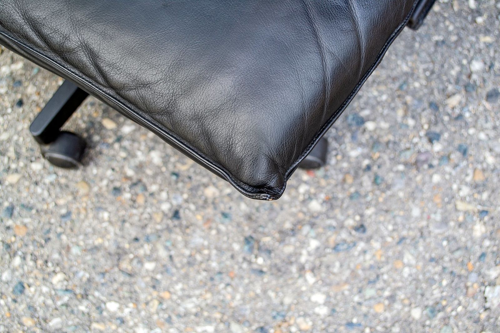 Italian Leather Desk Armchair By Bernini photo furniture