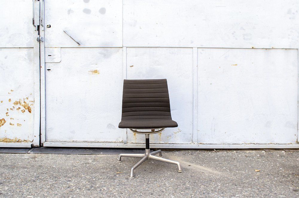 Ea 108 Aluminum Chairs By Charles & Ray Eames For Herman Miller 1970s Set Of 5 photo for sale