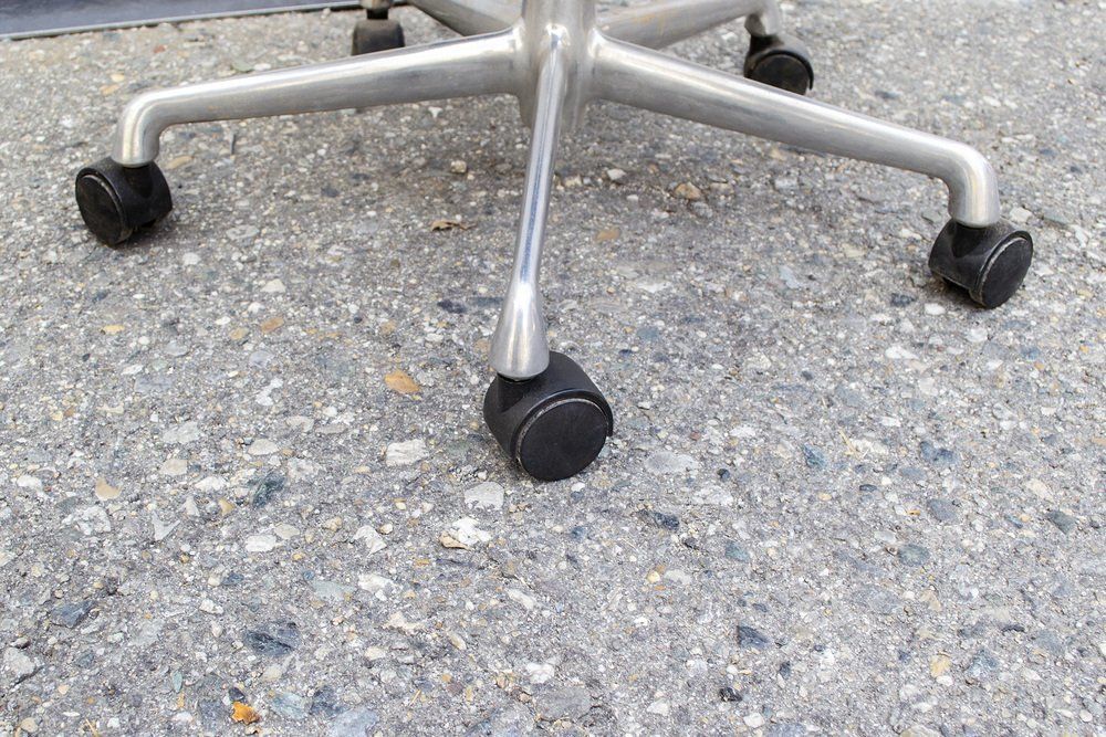 Ea 117 Aluminum Chair Van Charles & Ray Eames Voor Herman Miller, Jaren 1980 photo vinterior
