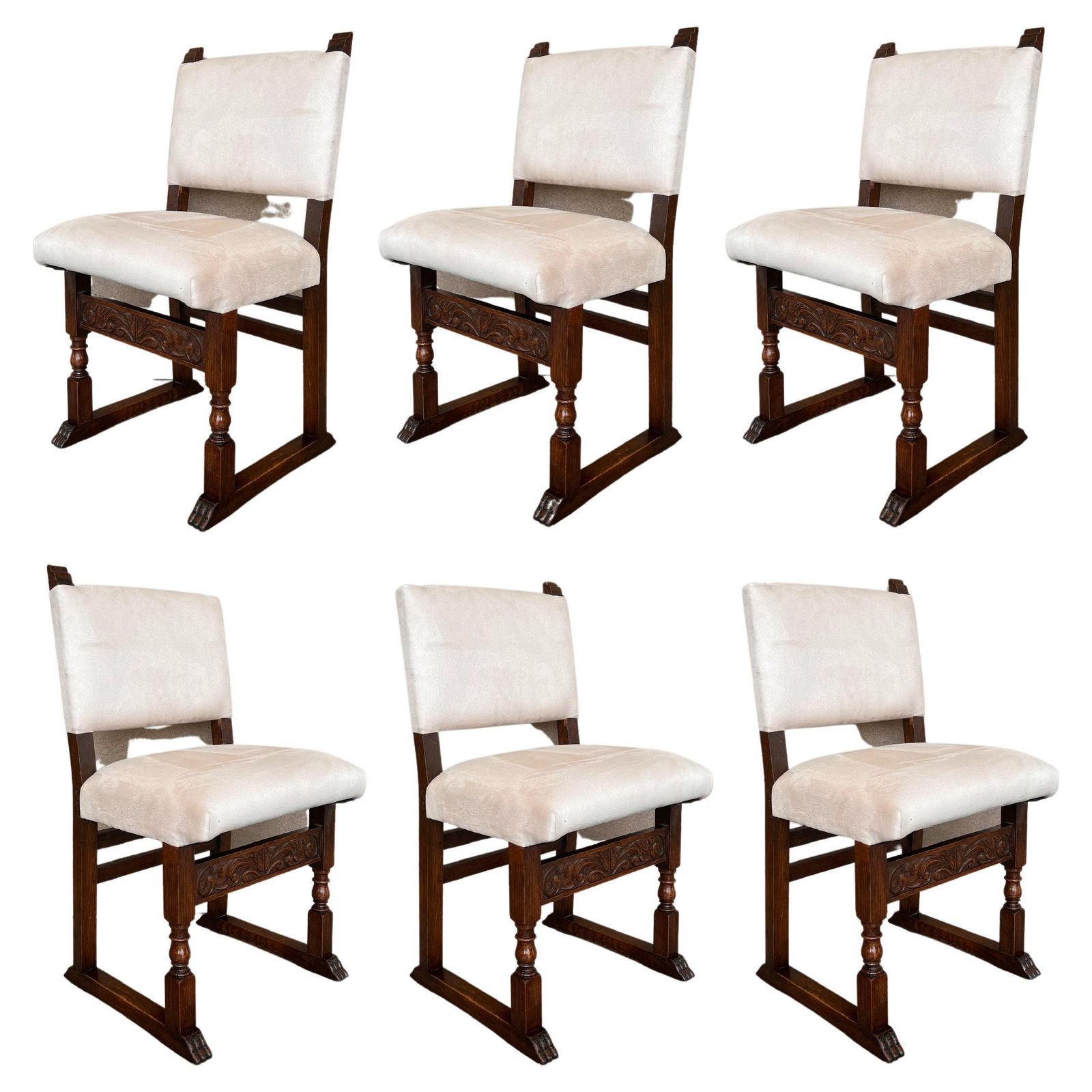 Suite de six chaises de salle à manger espagnoles en noyer sculpté, XIXe siècle
