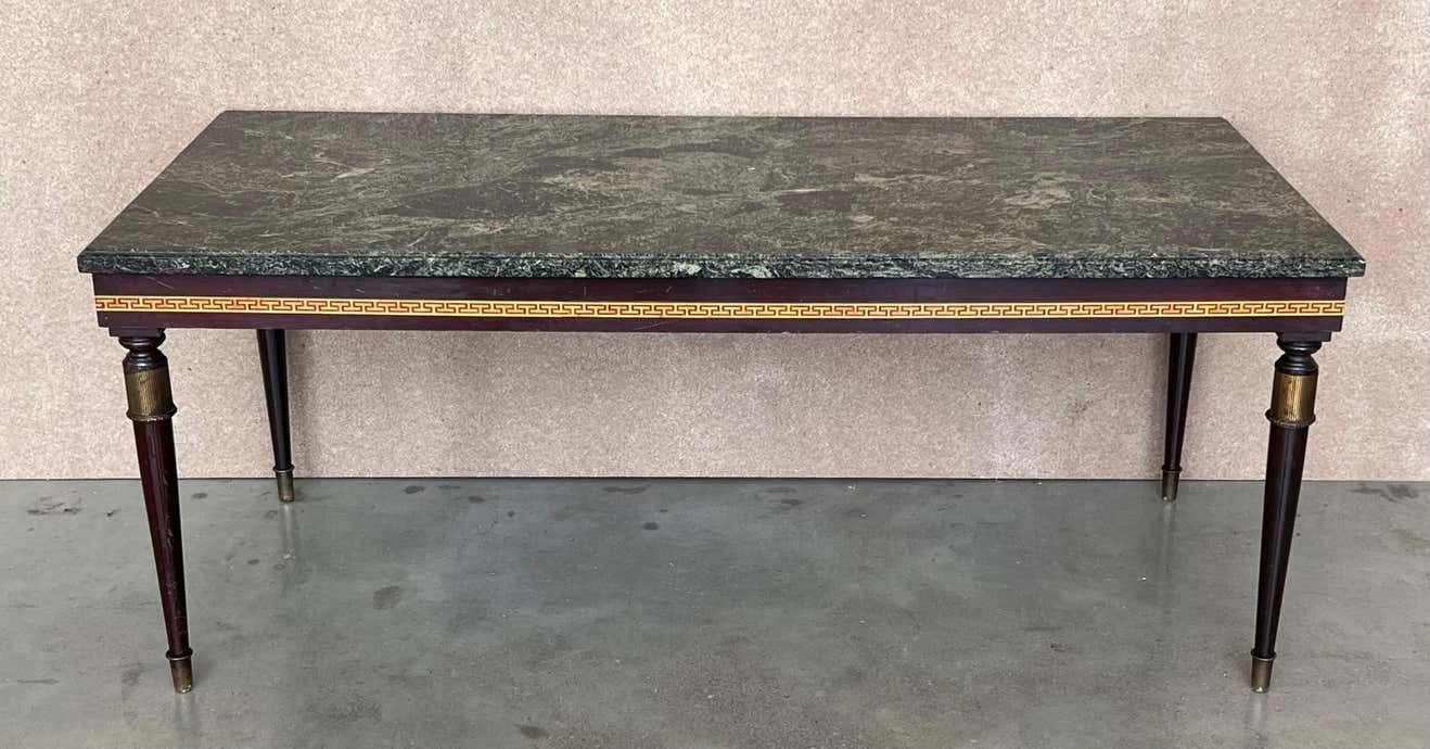 Ensemble de trois tables basses modernistes italiennes mid-century à montures en bronze photo Mobilier