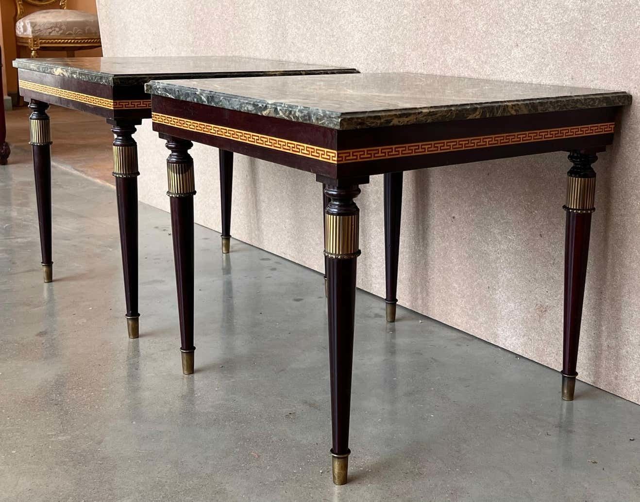 Ensemble de trois tables basses modernistes italiennes mid-century à montures en bronze photo buy