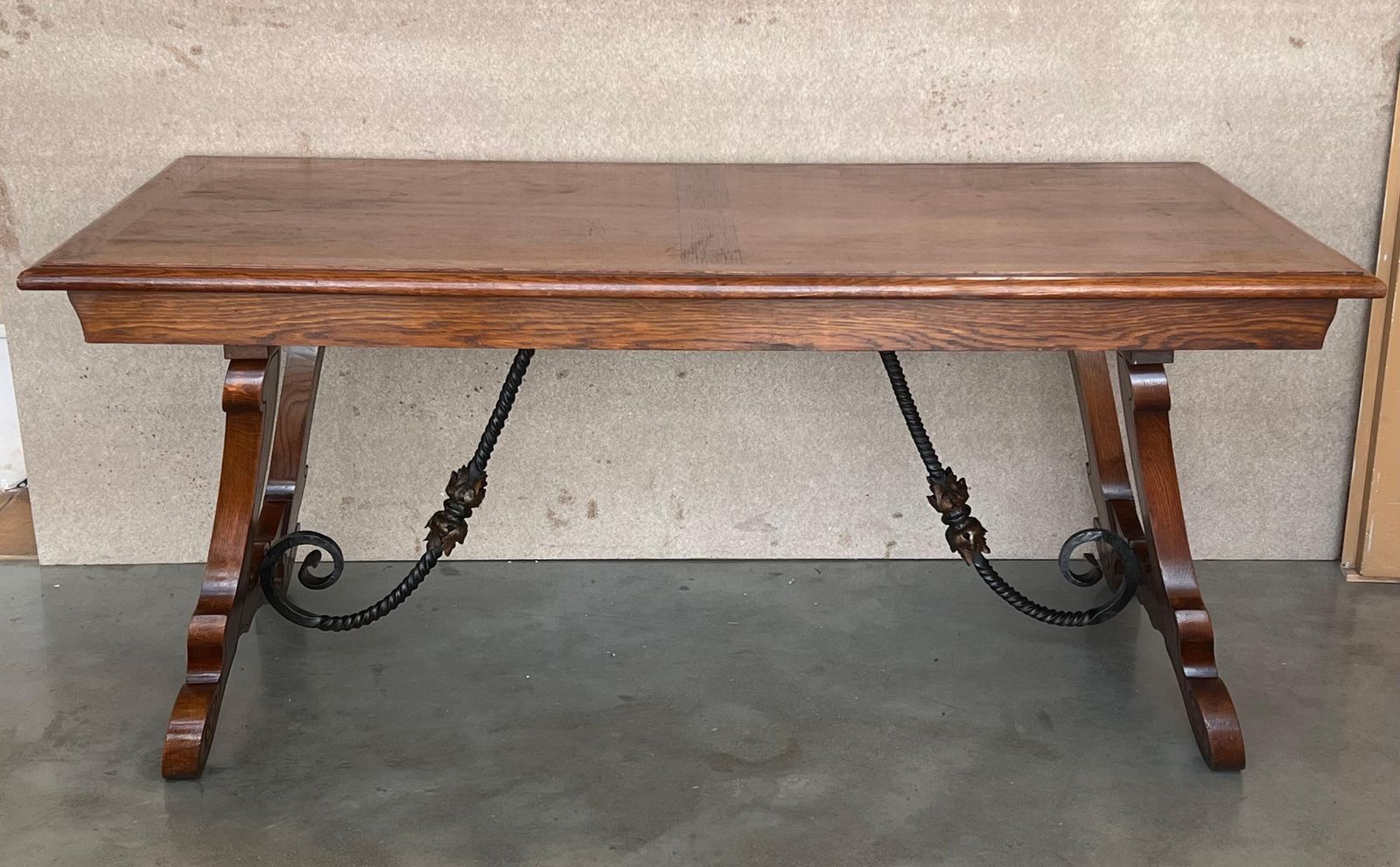 Table à manger espagnole en chêne, pieds en lyre sur tréteaux, XXe siècle photo 5644.0