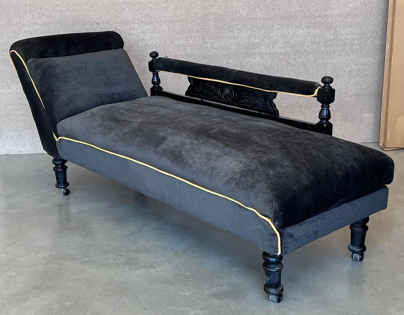 Méridienne convertible italienne Art déco en velours noir photo buy