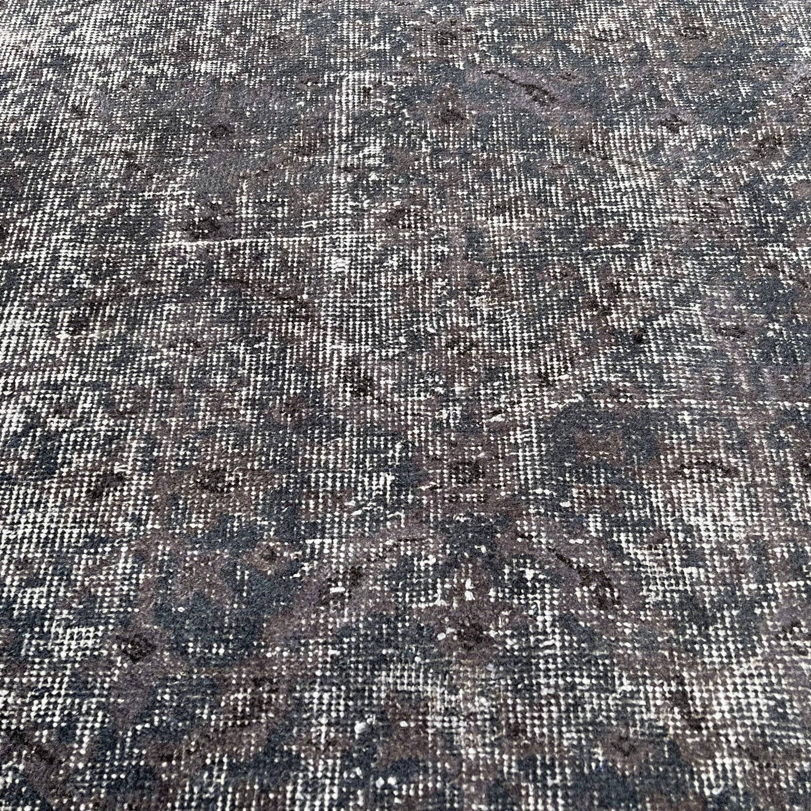 photo furniture Distressed Turkish Rug 194 X 117 Cm Wool Vintage Rug, Over Dyed Gray