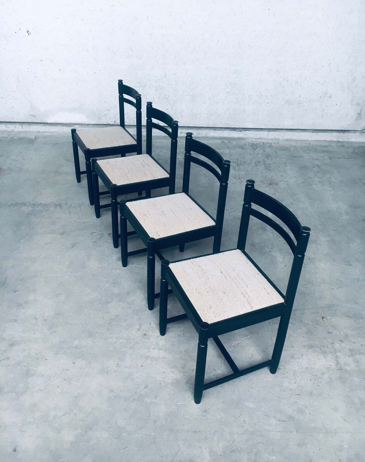 photo for sale Set Eetstoelen – Italiaans Design, Ca. Jaren 1960, Mid Century Modern