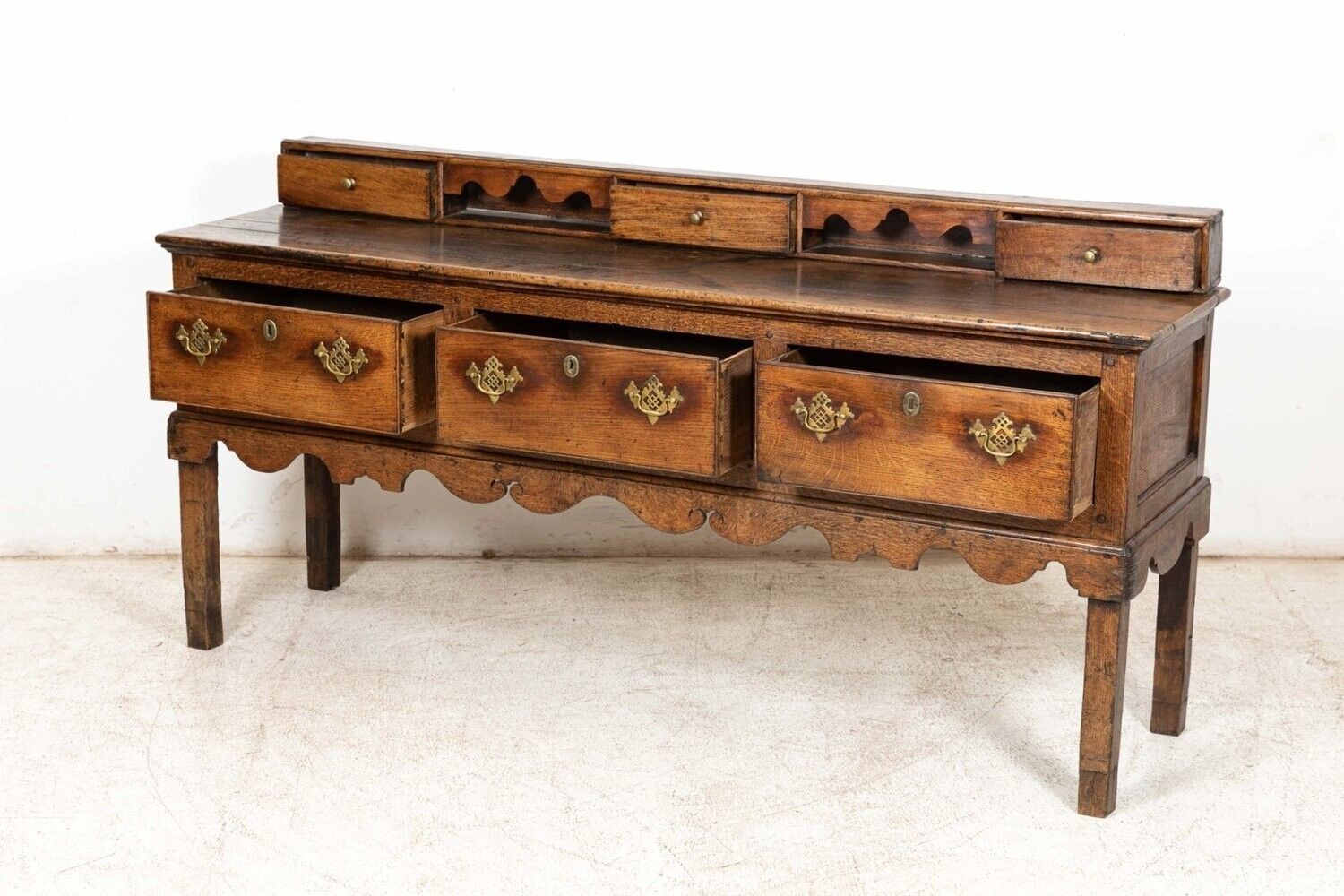 Large 18thc Welsh Oak Dresser Base photo vinterior
