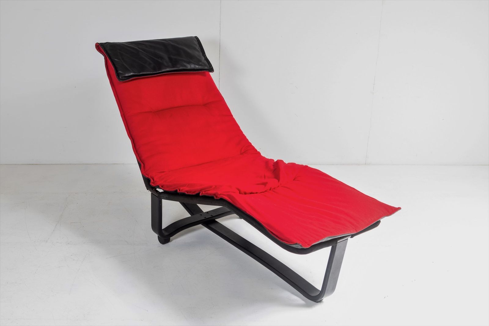 1250.0 Mid Century 1970s Ingmar Relling Black Leather Reclining Chaise Lounger photo