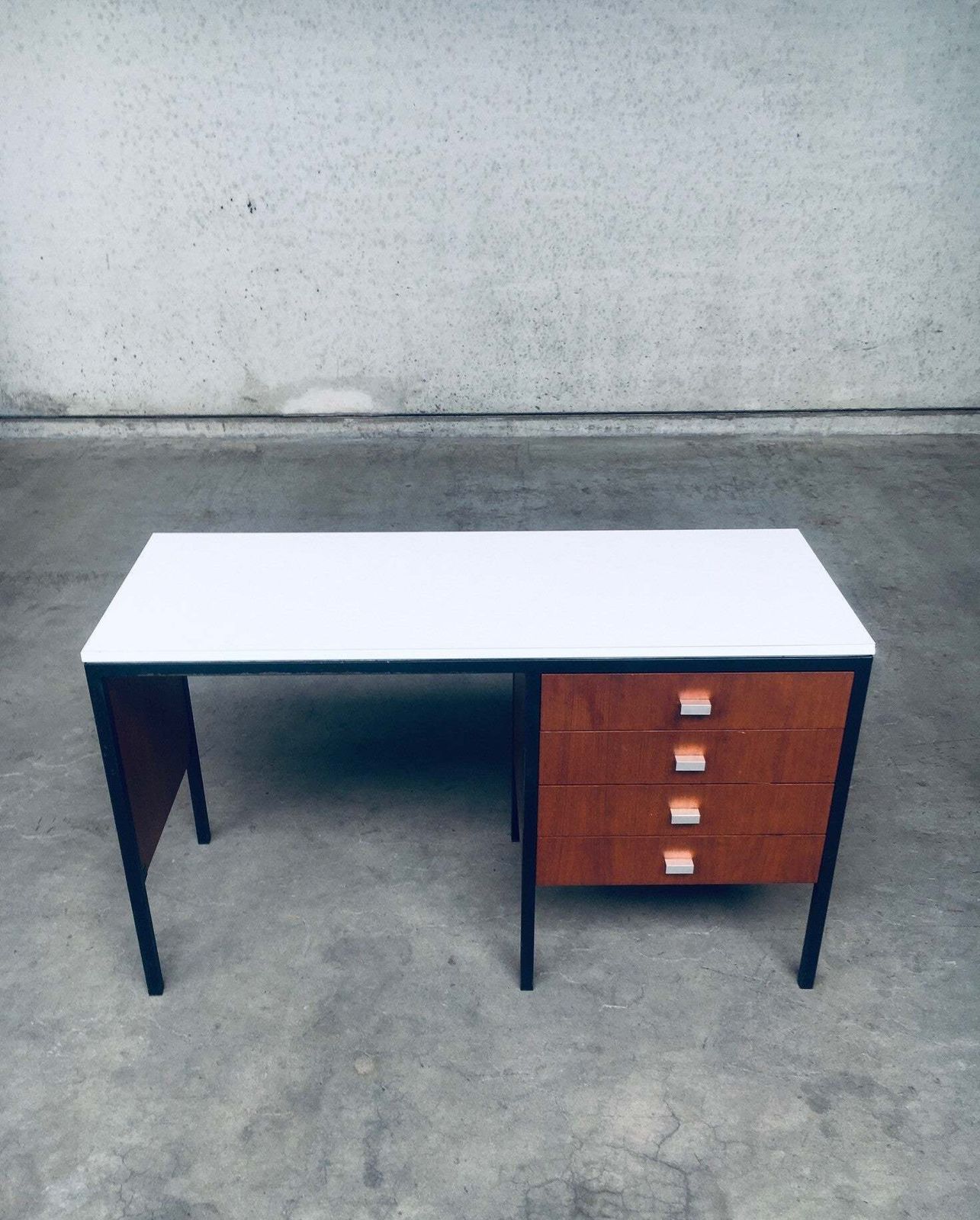 Mid Century Modern Bureau, Nederlands Design, Jaren 1960 photo 2139.0