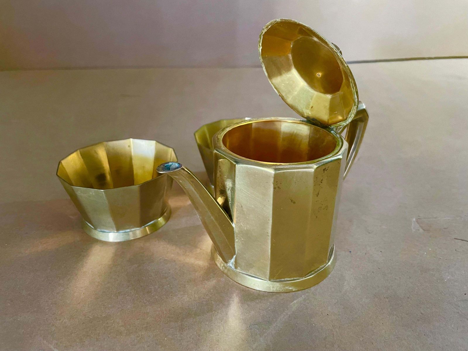 Art Deco Oreum Coffee And Sugar Pot, France 1940, Metal And Gold Style Patina photo 476.0