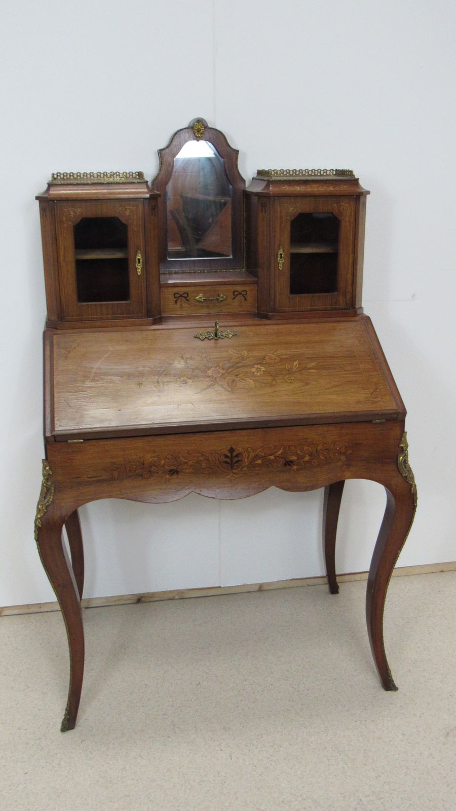 Lovely Walnut Ladies Desk, 1800s photo 895.0