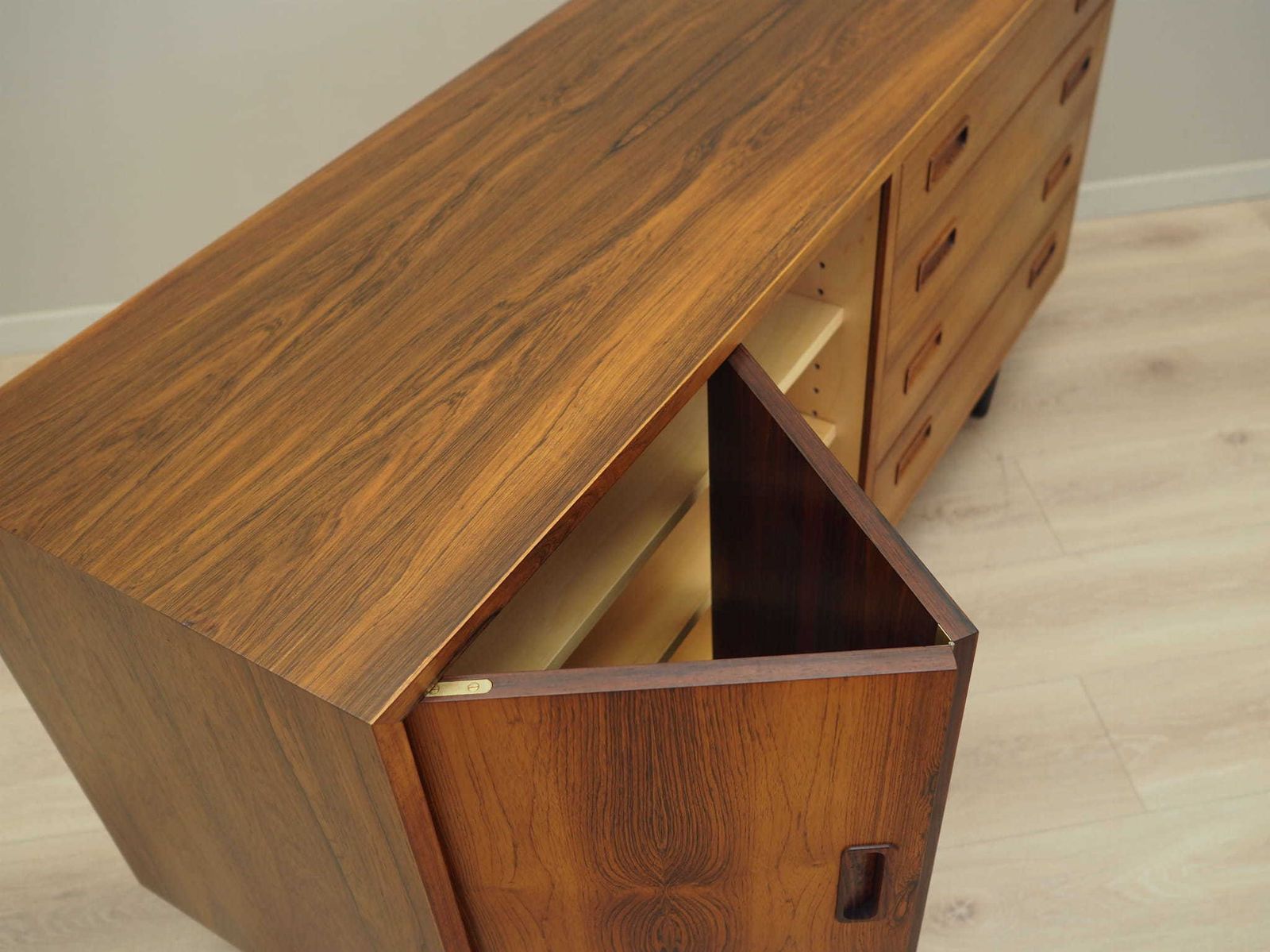 photo vinterior Vintage Dresser, Danish Design, 1970s, Designer: Carlo Jensen, Production: Hundevad