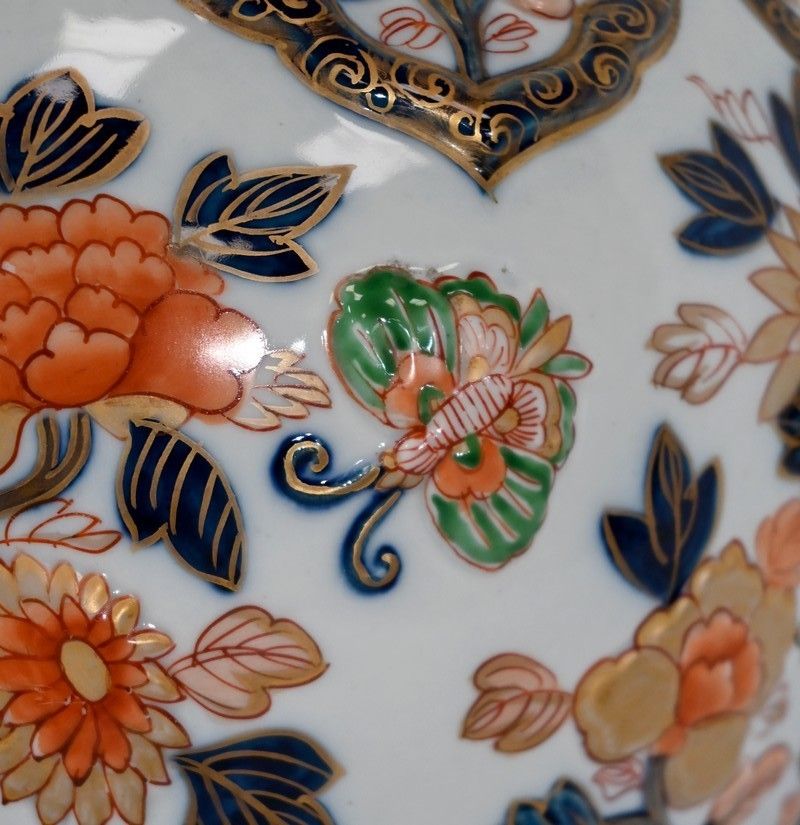 photo buy Important Vase With Imari Decoration, Signed H. Gibot – 1943