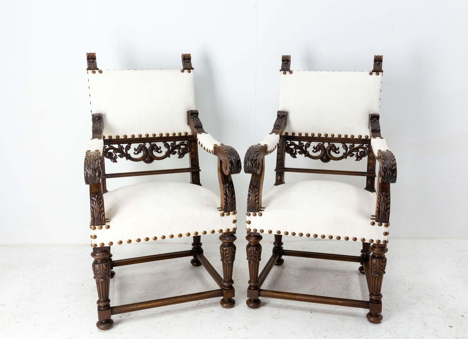 Paar Louis XIII Revival Fauteuils Van Walnoot, Open Armleuningen, Frans, 19e Eeuw – Opnieuw Te Bekleden photo furniture