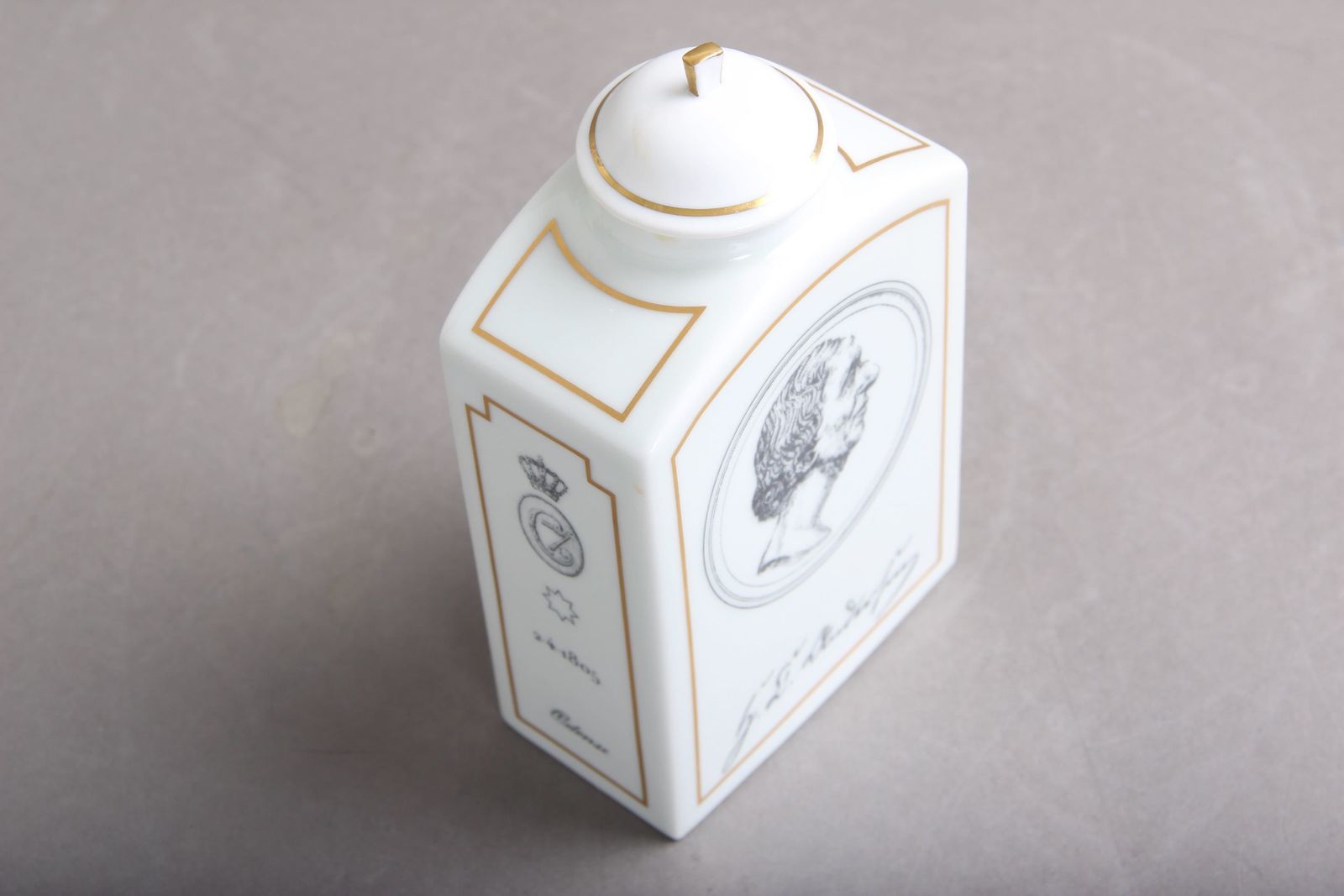Teabox Bg, Hc Andreasen, Bing & Grøndahl Denmark, Porcelain 1975 photo for sale