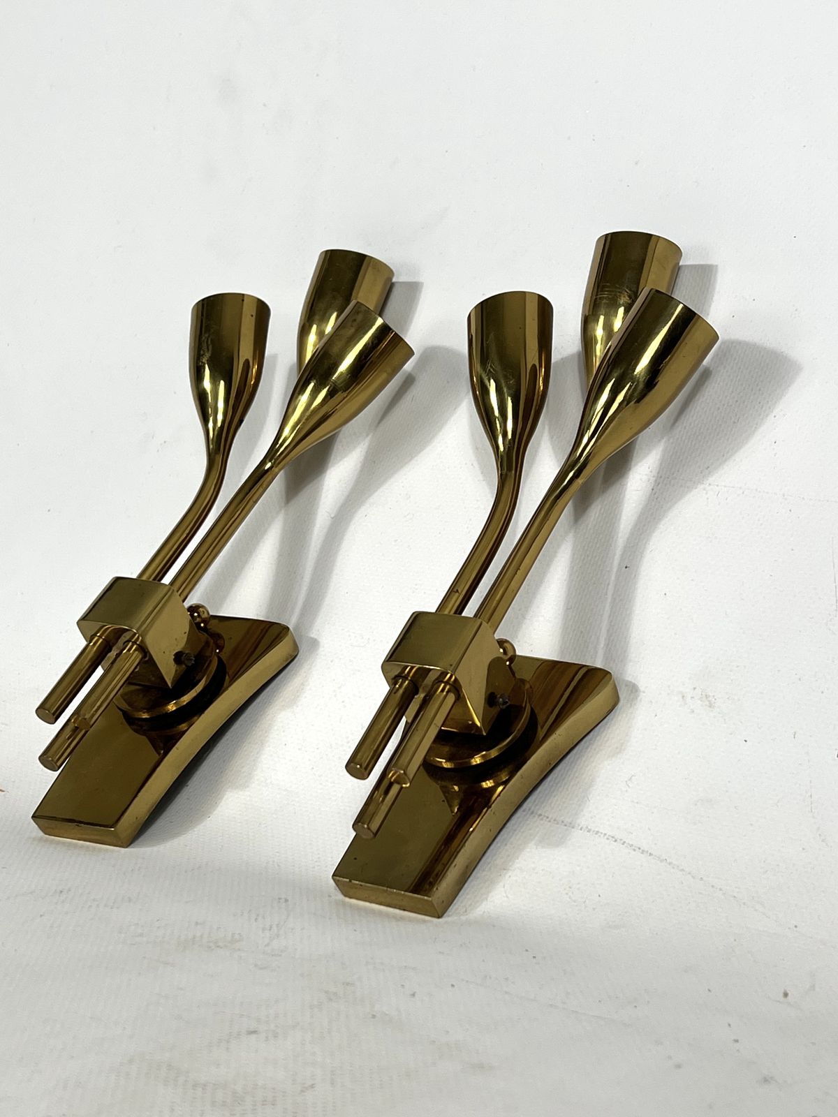 Lumi Milano, Mid Century Modern Pair Of Italian Brass Sconces From 60s photo vinterior