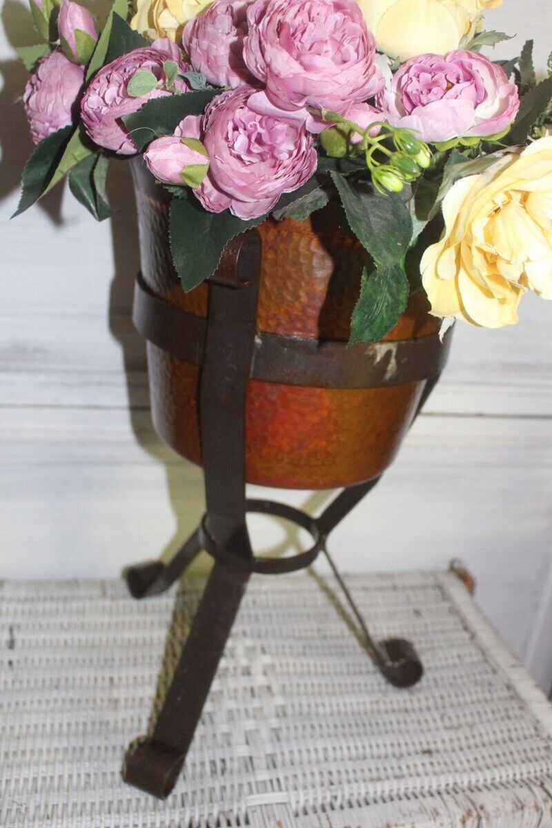 French Vintage Hammered Copper Pot With Cast Iron Support 1960s photo Home Decor
