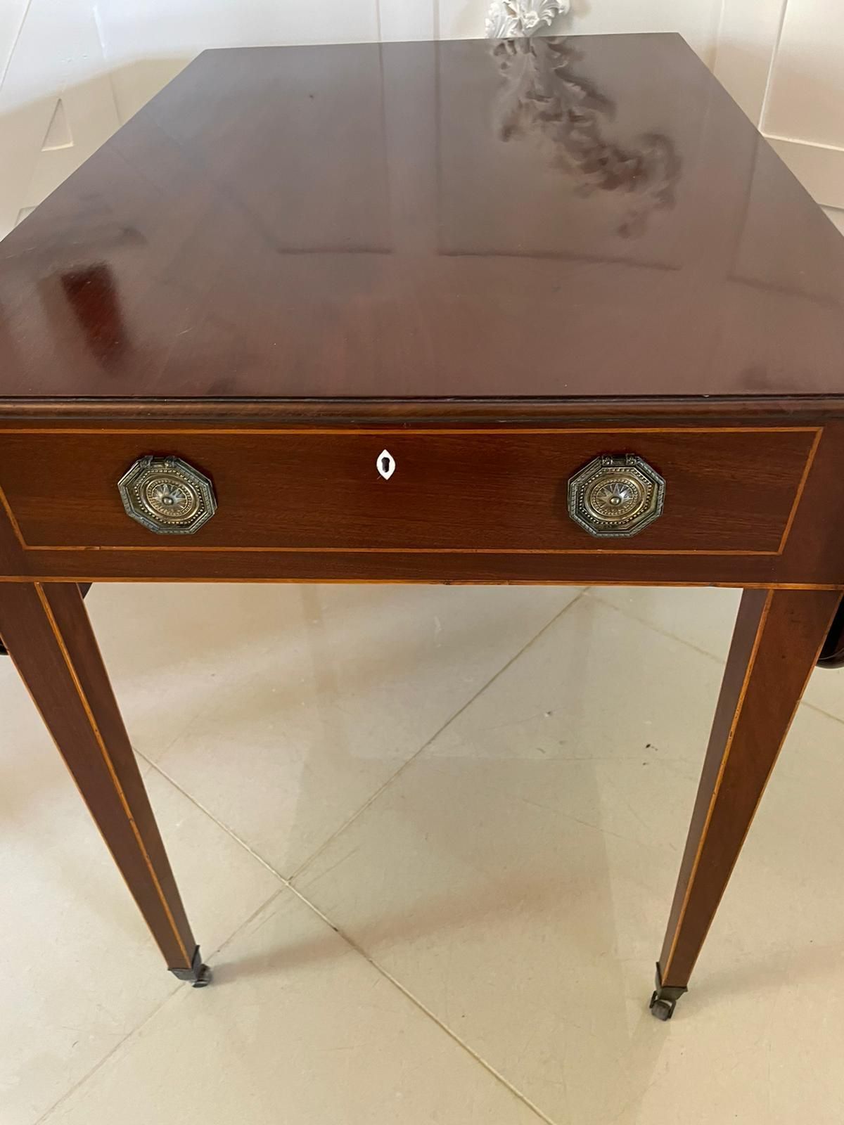 Antique George III Quality Mahogany Inlaid Pembroke Table photo vinterior