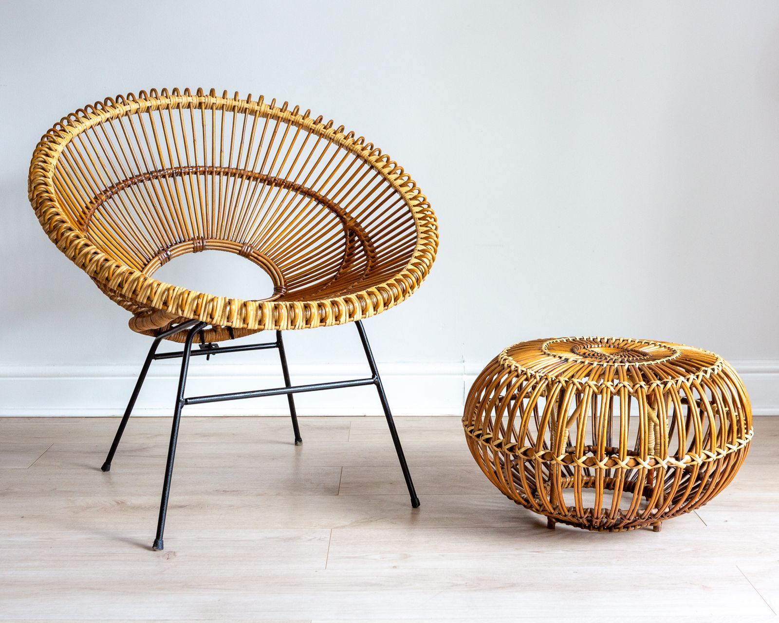 photo vintage Franco Albini And Janine Abraham & Dirk Jan Rol Sunburst Chair & Lobster Pot Ottoman Footstool 1950s Mcm