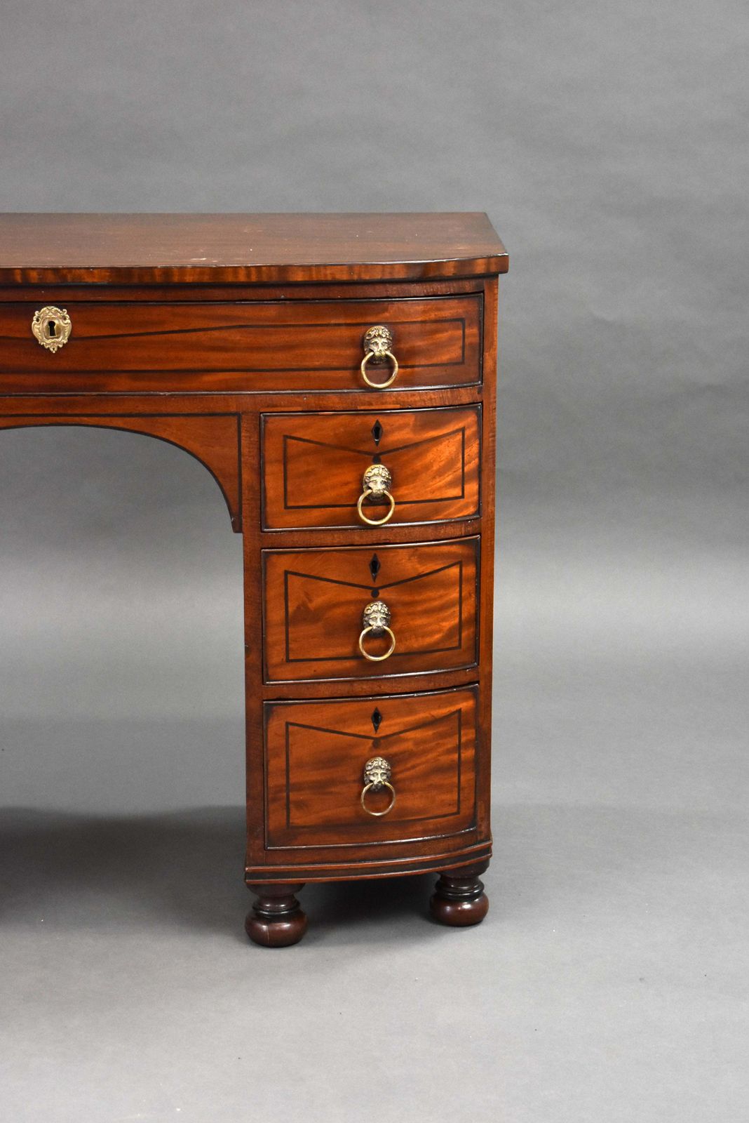 19th Century English Regency Period Mahogany Gentleman's Dressing Chest photo vinterior
