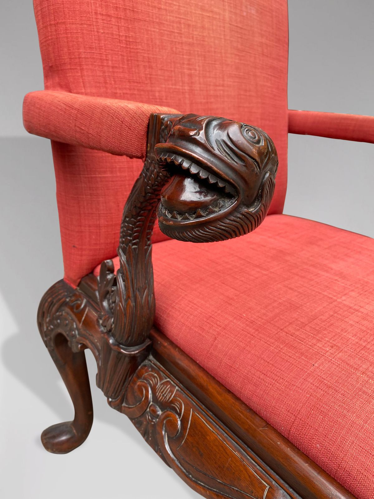 photo furniture 19th Century Carved Mahogany Gainsborough Armchair