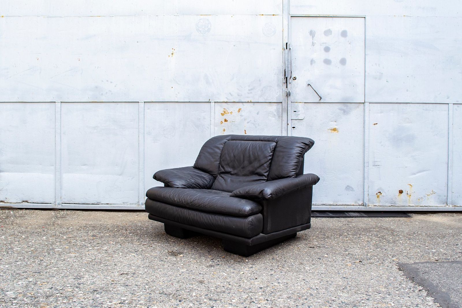 Italiaanse Fauteuils Met Zwart Lederen Bekleding, Ca. Jaren 1970, Set Van 2 photo furniture