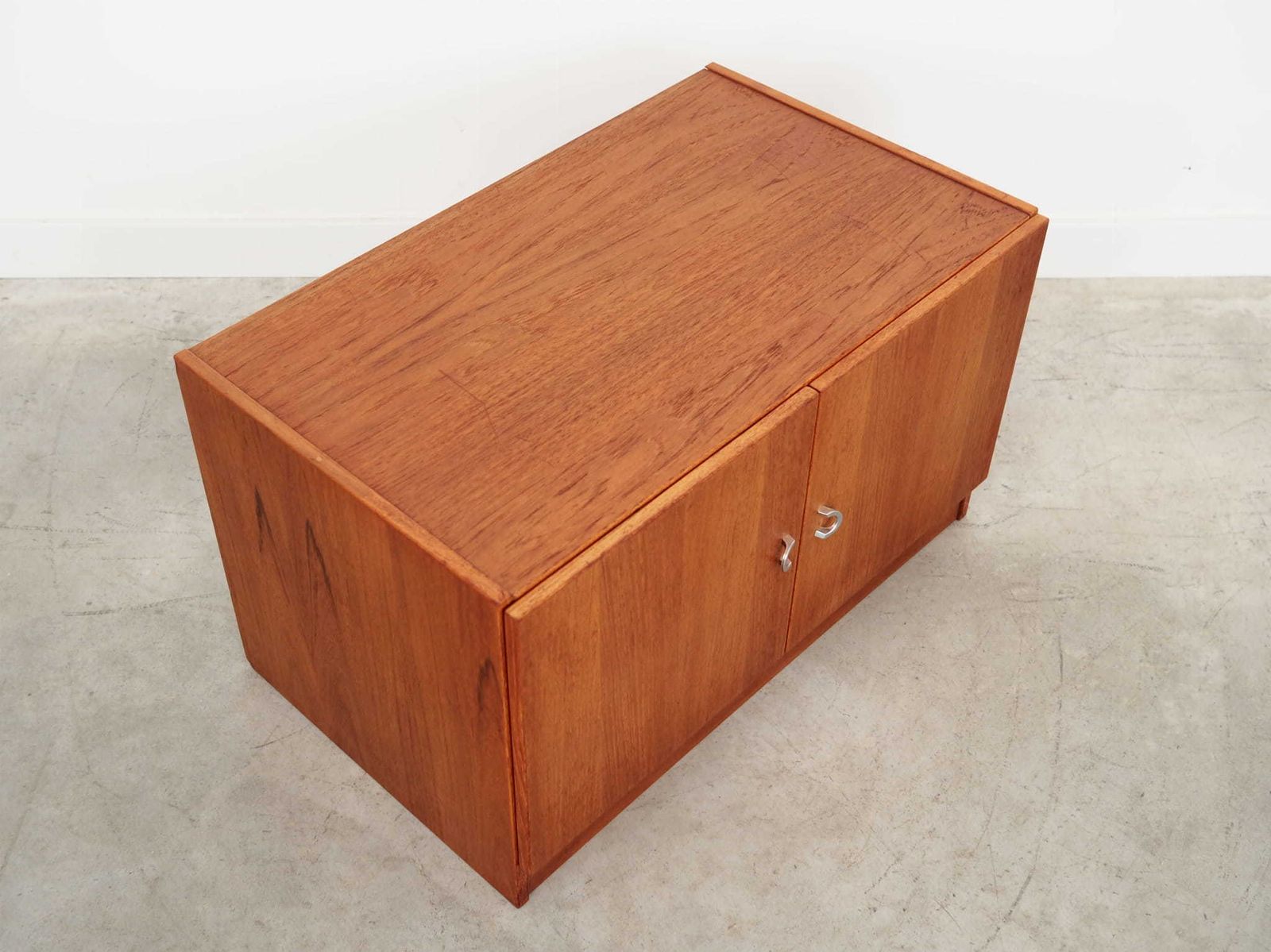Teak Cabinet, Danish Design, 1970s, Manufacturer: Denka photo vinterior