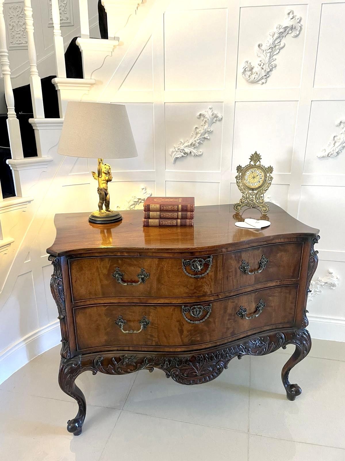 Outstanding Quality Antique Figured Mahogany Serpentine Shaped Chest Of Drawers photo vinterior