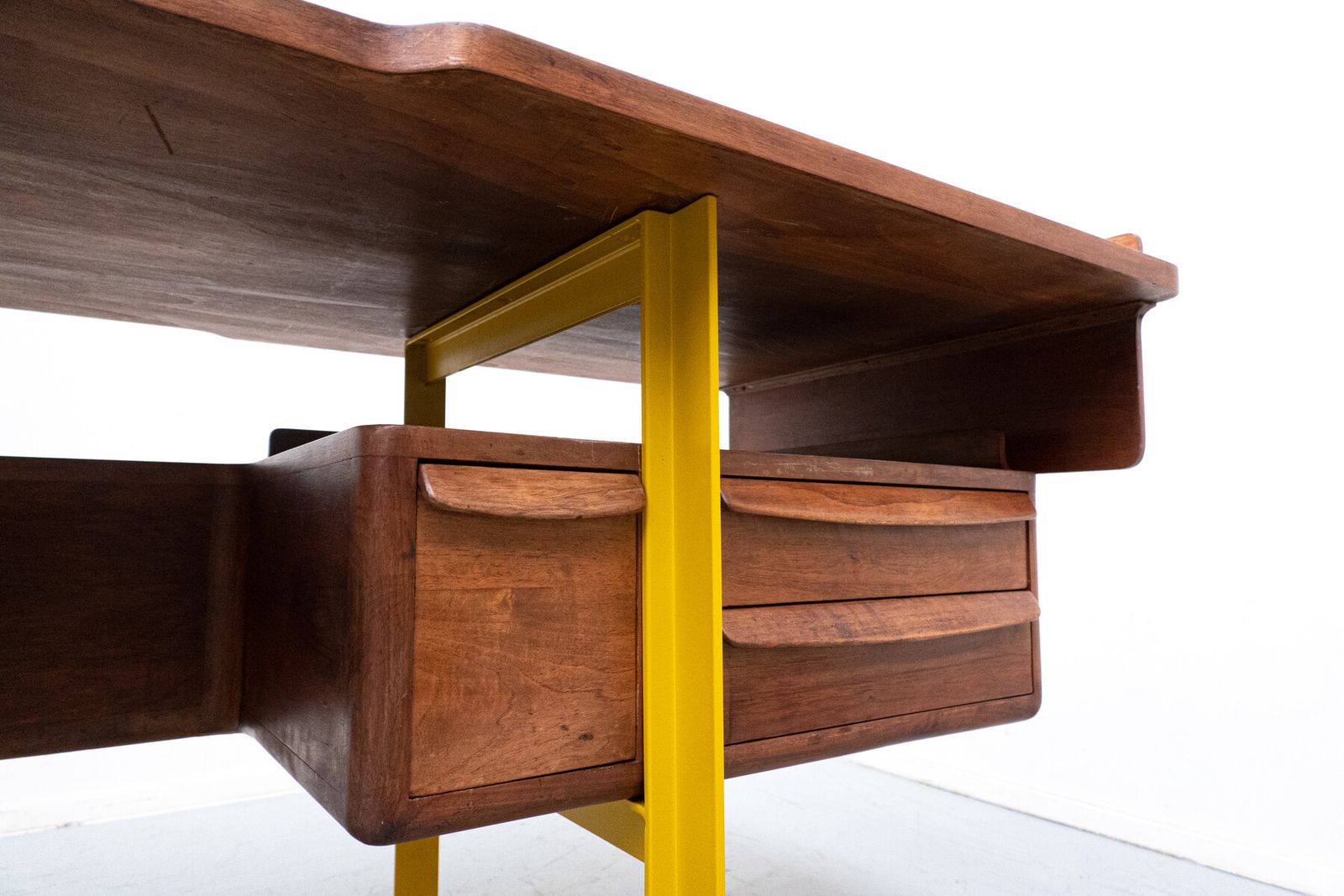 Italian Mid Century Modern Desk In Walnut photo vintage