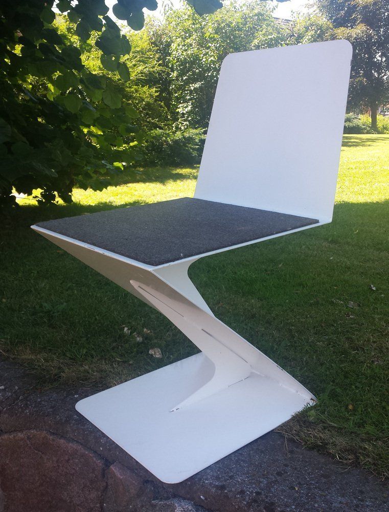 Mid Century Metal Zig Zag Chair In The Style Of Gerrit Rietveld
