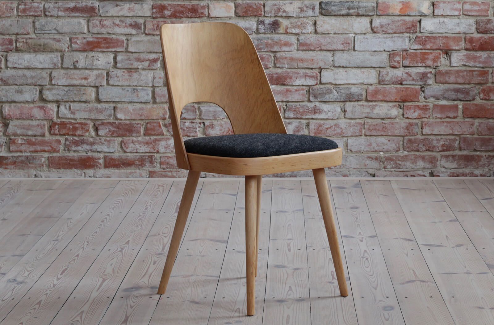 Set Of 8 Dining Chairs By Oswald Haerdtl, Reupholstered In Kvadrat Fabric photo vinterior