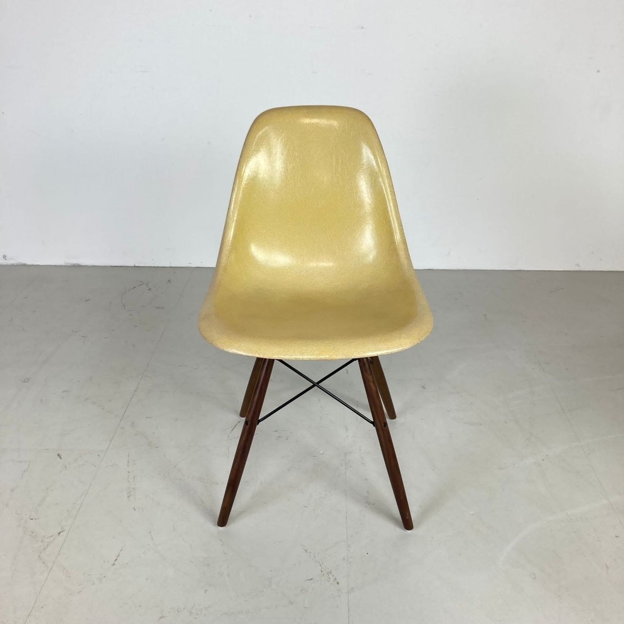 Eames Herman Miller Dsw Side Chair In Lemon Yellow photo furniture