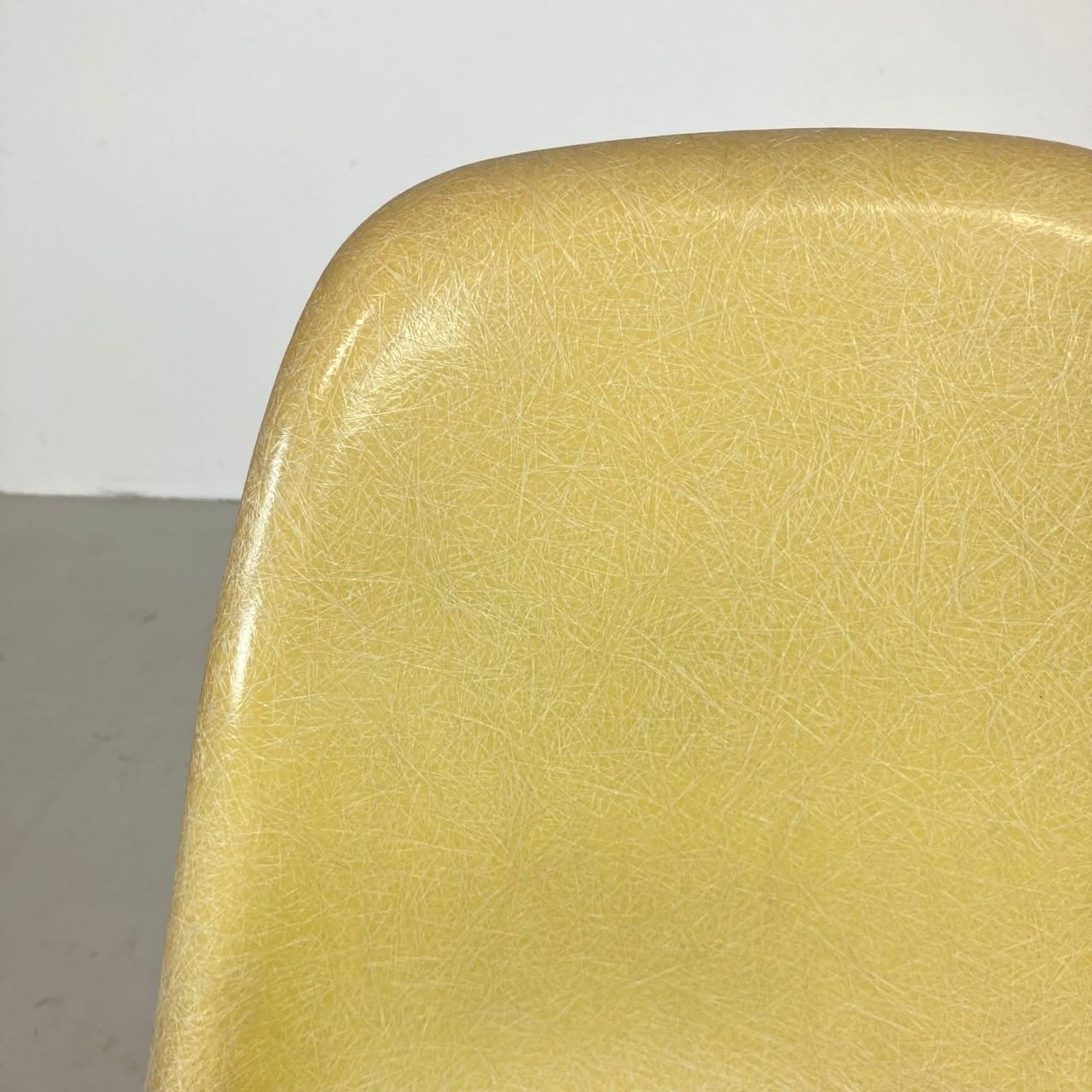 Eames Herman Miller Dsw Side Chair In Lemon Yellow photo 572.13