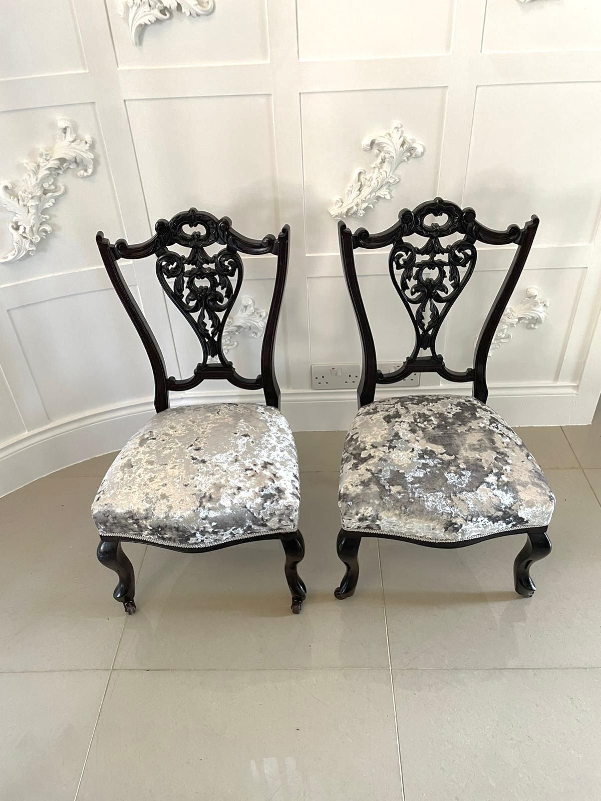 photo furniture Antique Pair Of Quality Ebonised Side Chairs