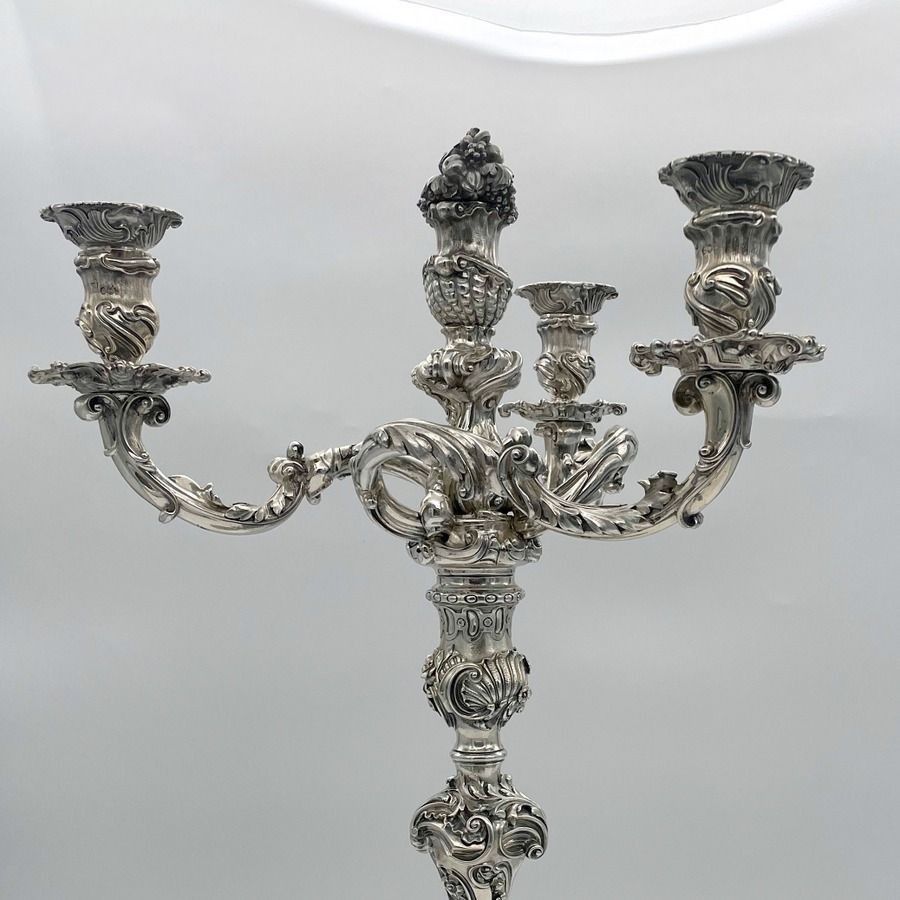 photo vinterior Early 19th Century Antique George IV Silver Pair Cast Candelabra London 1825 Joseph Craddock & Robert Garrard
